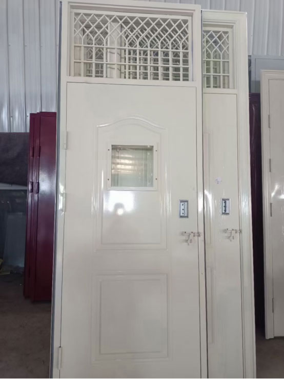 莎车学校教室门 莎车学校教室门