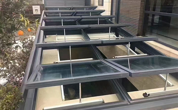 某轨道交通车辆维修车间莎车排烟窗应用