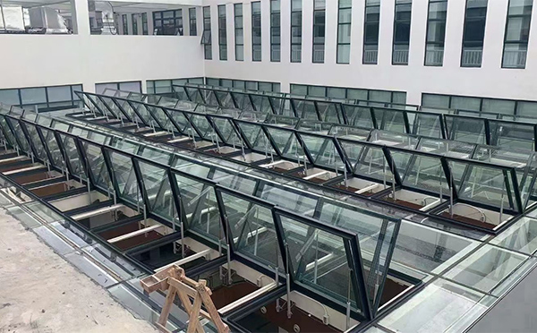 百安科技有限公司近期莎车排烟窗项目案例分享 百安科技有限公司近期莎车排烟窗项目案例分享